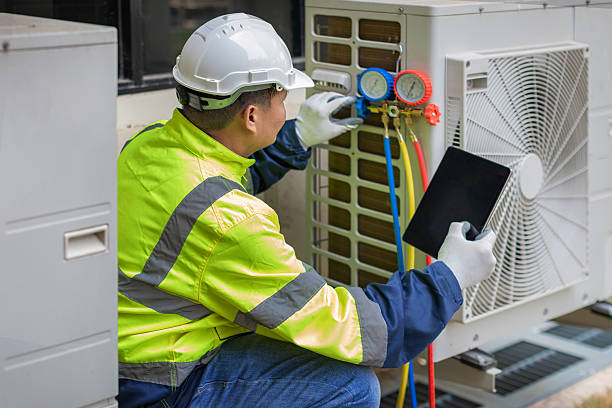 Professional Emergency Hvac Repair technician working in Southport, NC